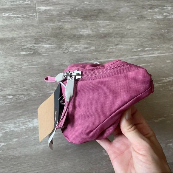 The North Face Jester Lumbar Pack/Fanny pack in Red Violet/TNF White (pink) - Picture 9 of 11